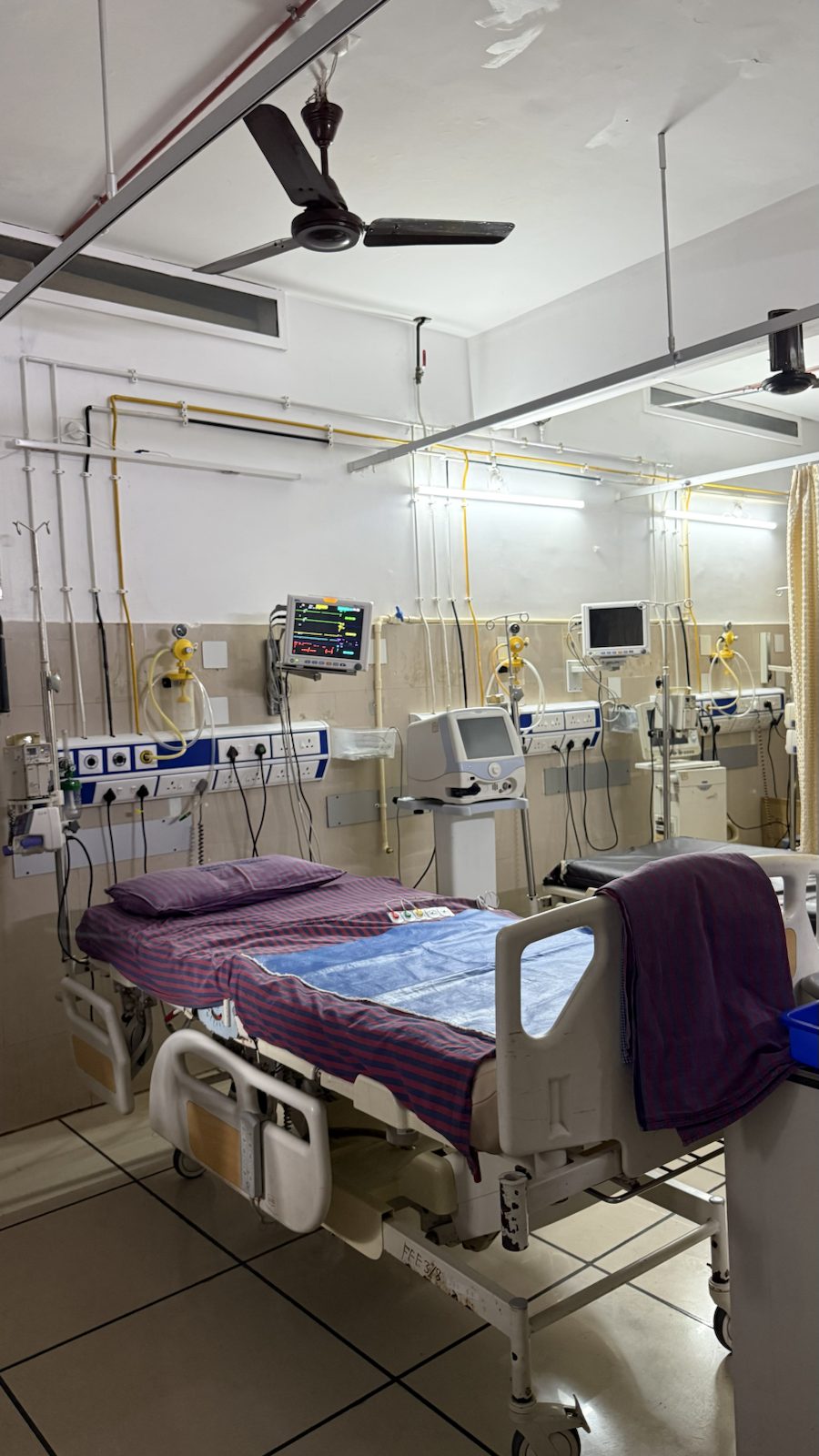 Emergency bay